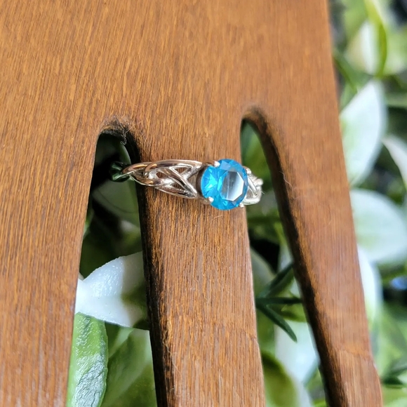 925 Sterling Silver Ring - Picture 4 of 4